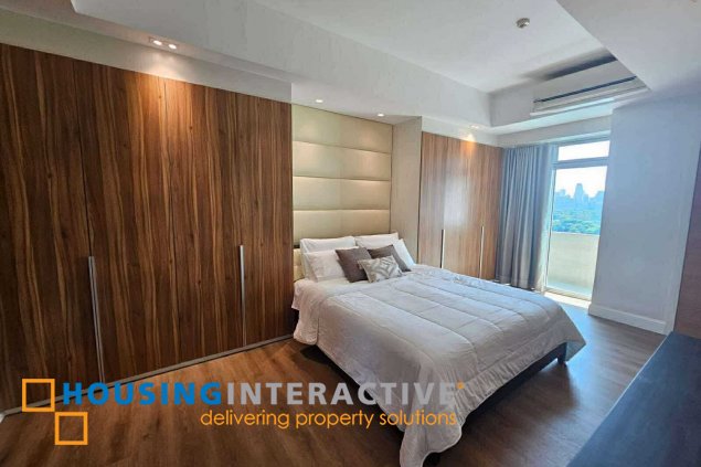 semi-furnished 3br unit with parking for lease in the grand hamptons