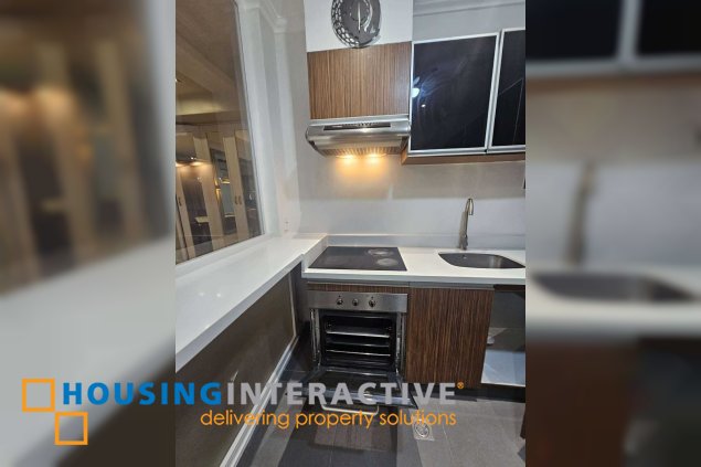 semi-furnished 3br unit with parking for lease in the grand hamptons