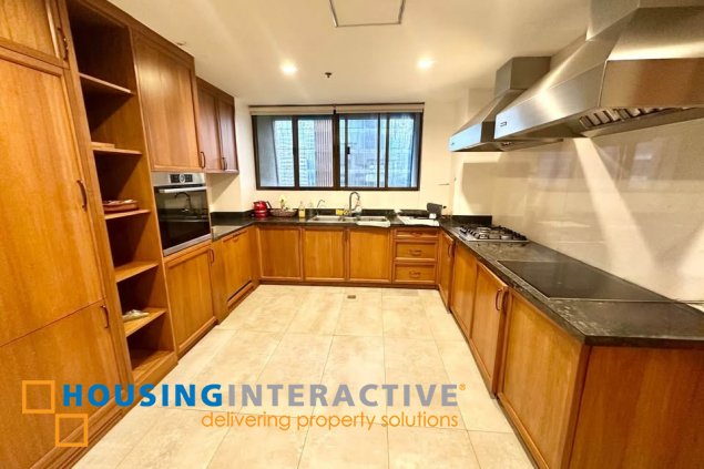 4br condo unit with parking for salein ortigas center