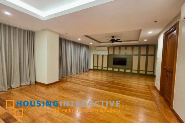 4br condo unit with parking for salein ortigas center