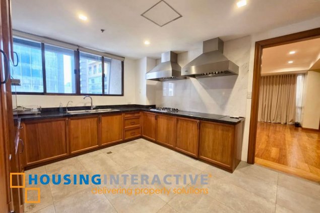 4br condo unit with parking for salein ortigas center