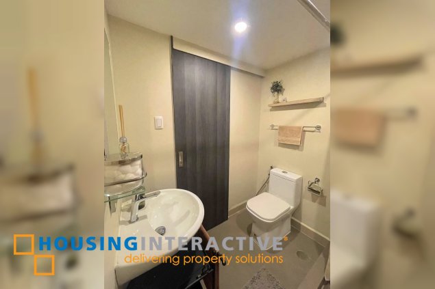 fully furnished 1br unit with balcony for lease in the rise