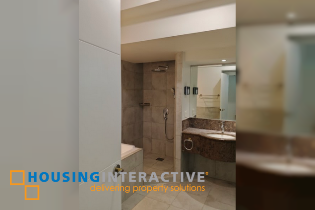 fully renovated 3br unit with parking for lease in pacific plaza towers