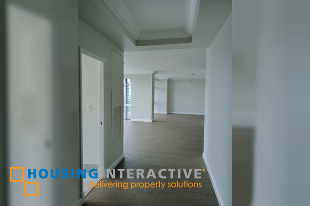 fully renovated 3br unit with parking for lease in pacific plaza towers