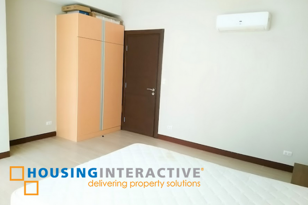 fully furnished 1br unit for lease in three central