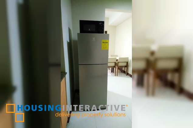 fully furnished 1br unit for lease in three central