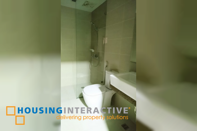 fully furnished 1br unit for lease in three central