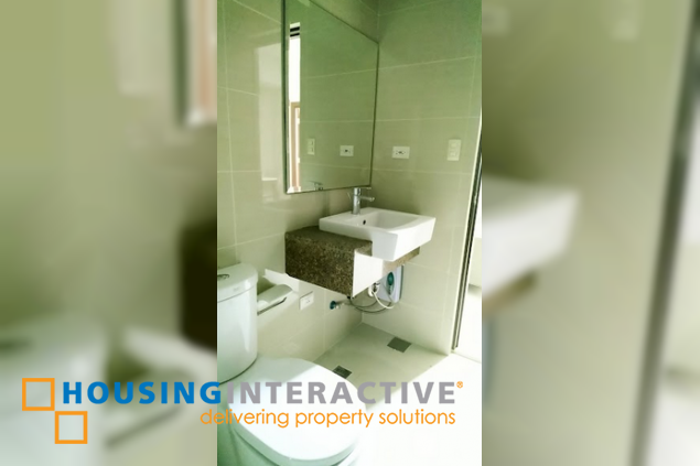 fully furnished 1br unit for lease in three central