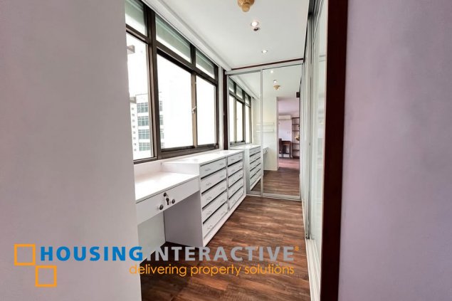 furnished 3br unit with parking for lease in aic gold tower
