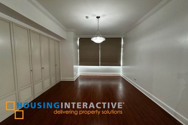semi-furnished 3br unit with parking for lease in one roxas triangle