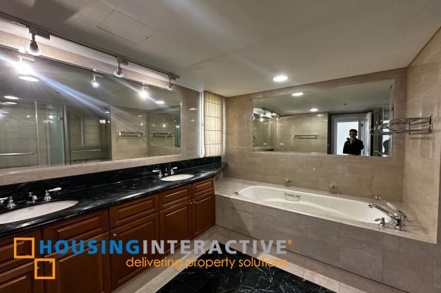 semi-furnished 3br unit with parking for lease in one roxas triangle