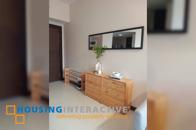 fully furnished 3br unit with parking for lease in uptown parksuites