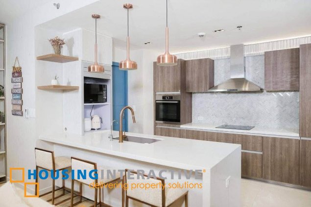 2 bedroom unit for sale in st. moritz private estates, mckinley west