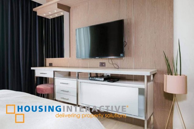 2 bedroom unit for sale in st. moritz private estates, mckinley west