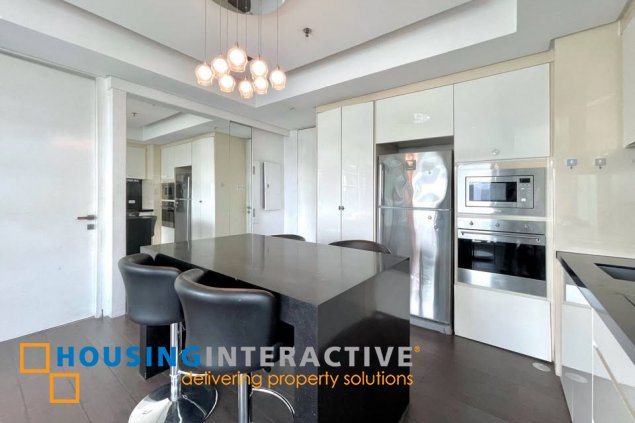furnished 1br unit with balcony and parking for sale in alphaland makati place