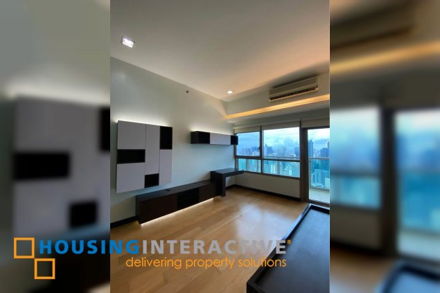 furnished 2br unit with parking for lease in the residences at greenbelt
