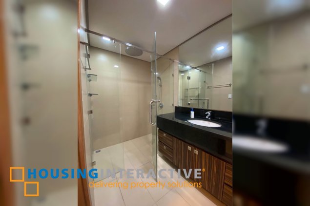 fully furnished 2br unit with parking for lease in park terraces