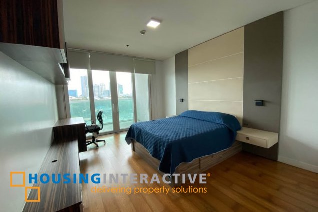 fully furnished 2br unit with parking for lease in park terraces