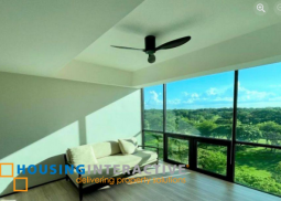 newly renovated 2br unit with parking for lease in bonifacio ridge