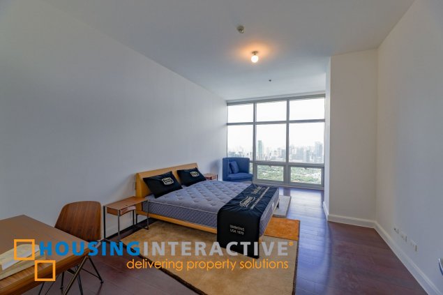 furnished 4br unit with parking for sale in the suites