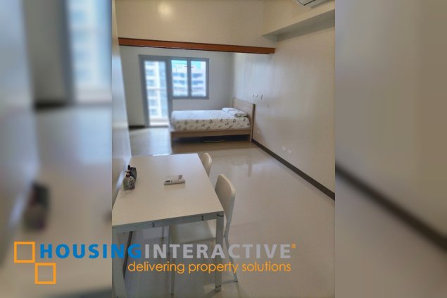 for sale:  the ellis makati