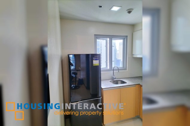 for sale:  the ellis makati