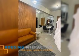 brandnew unit with balcony for lease in time square west