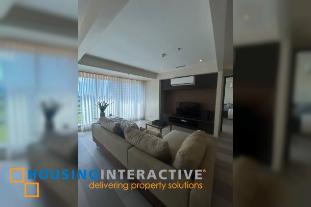 fully furnished 1br unit with parking for lease in one mckinley place