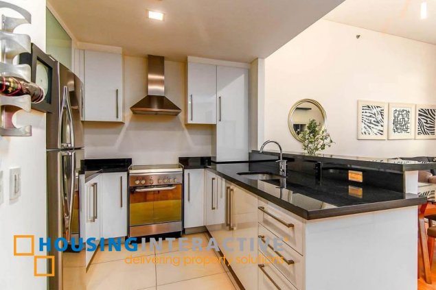 fully furnished 1br unit with parking for lease in one serendra