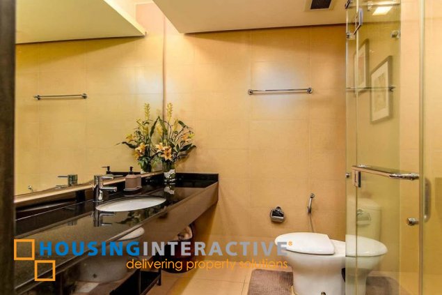 fully furnished 1br unit with parking for lease in one serendra