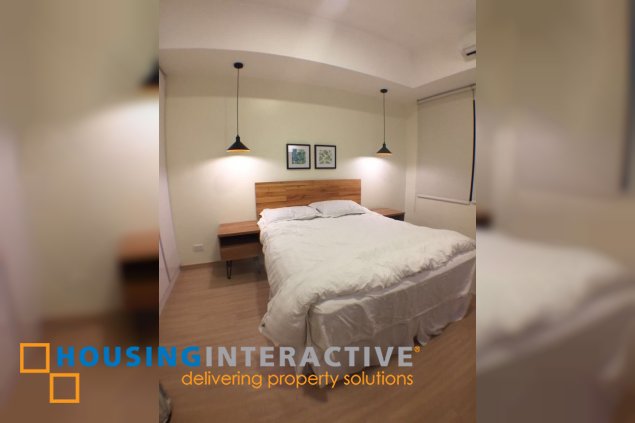 fully furnished 1br unit with parking for lease in icon plaza