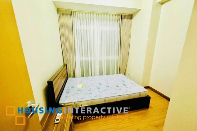 nicely furnished 3br unit with balcony and parking for lease in park avenue