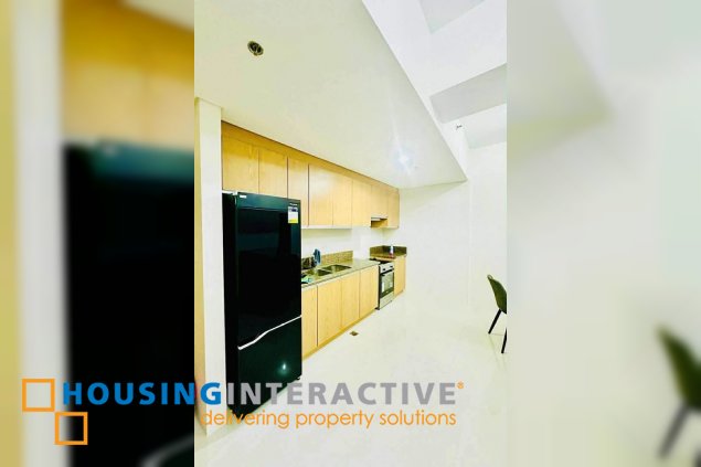 nicely furnished 3br unit with balcony and parking for lease in park avenue