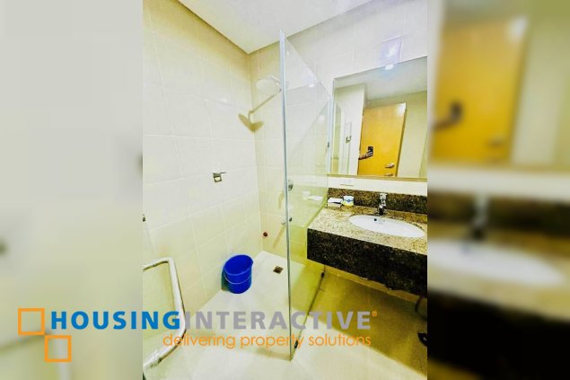 nicely furnished 3br unit with balcony and parking for lease in park avenue