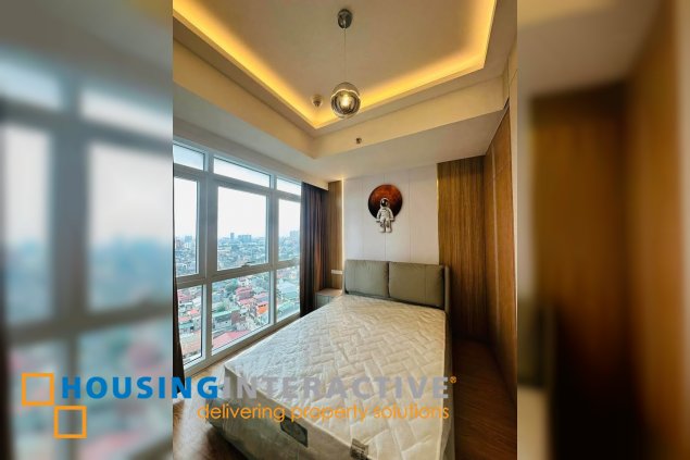 fully furnished 1br unit with balcony for lease in park avenue