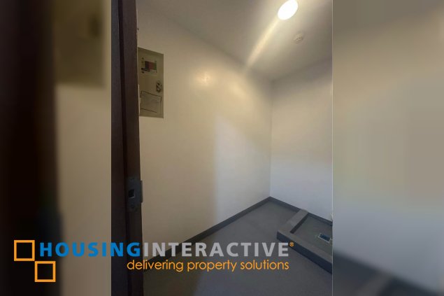 fully furnished 3br unit with parking for lease in central park west