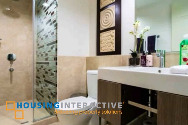 furnished 2br unit with parking for lease in edades tower