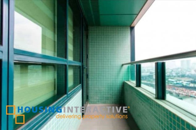 furnished 2br unit with parking for lease in edades tower