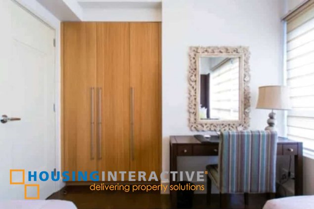 furnished 2br unit with parking for lease in edades tower