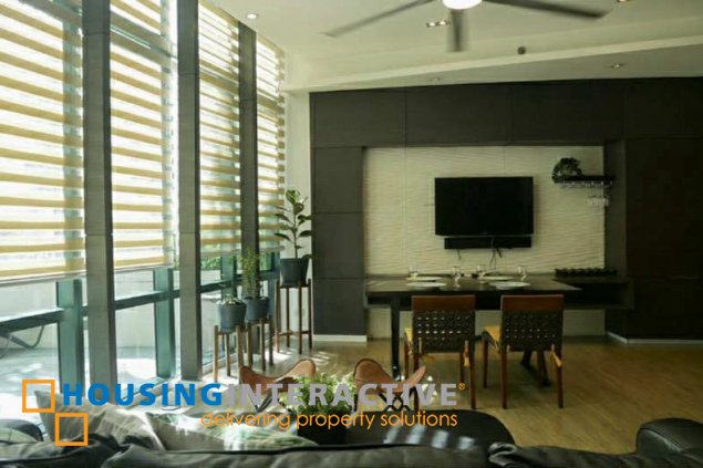 fully furnished 2br unit with parking for ease in amorsolo west