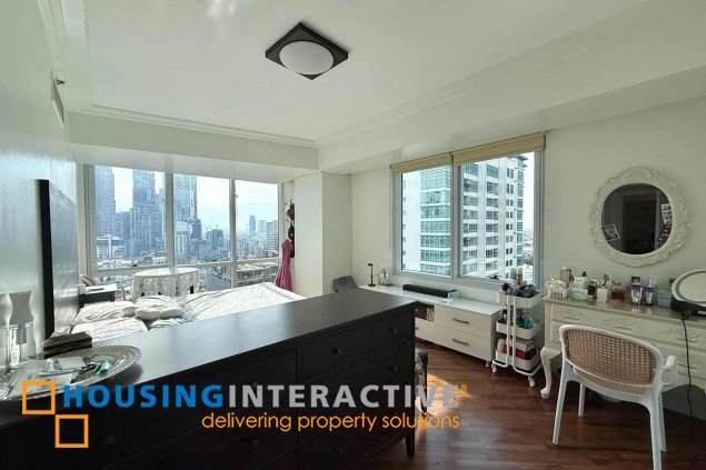 fully furnished 2br unit with parking for lease in amorsolo east