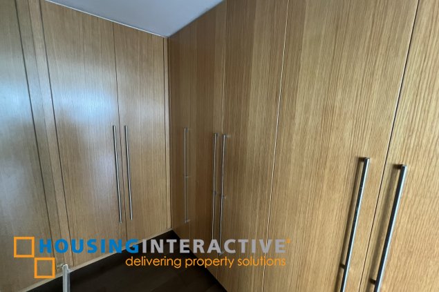 fully furnished 2br unit with parking for lease in edades tower
