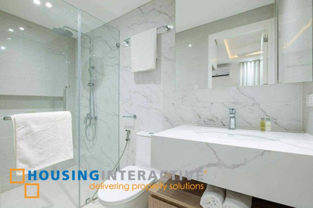 for lease: 2 bedroom unit in lpl center, salcedo village