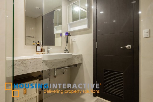 fully furnished 2br unit with parking for sale/lease in park mckinley west