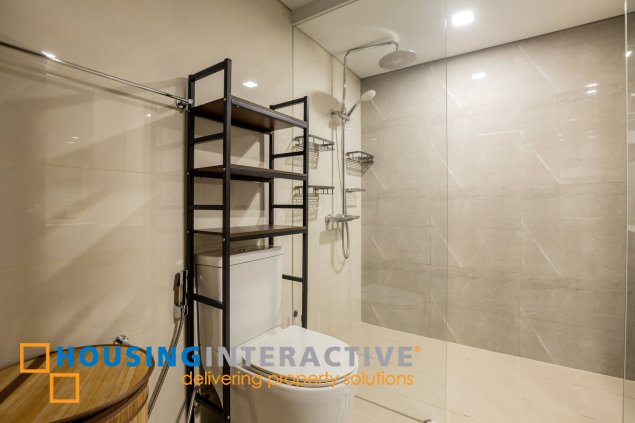 fully furnished 2br unit with parking for sale/lease in park mckinley west