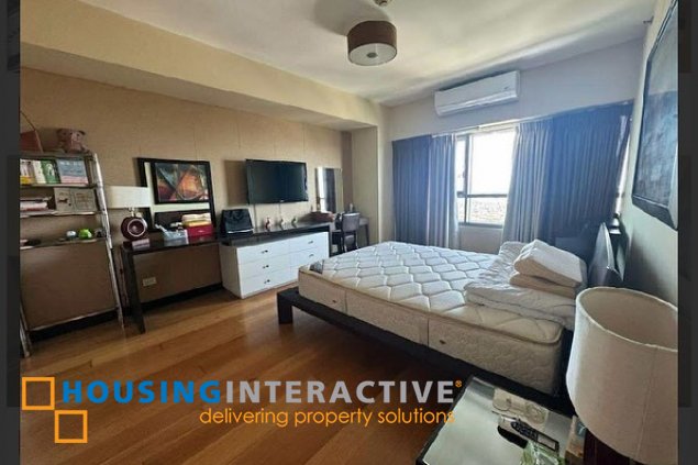 for sale 3br unit with parking for sale in the residences at greenbelt