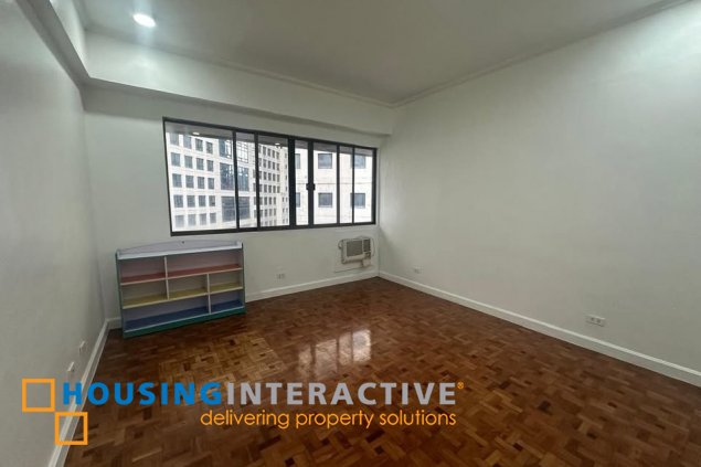 semi-furnished 3br unit with parking for sale in alexandra condominium