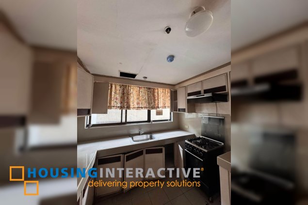 fully furnished 3br unit with balcony for lease in lpl plaza