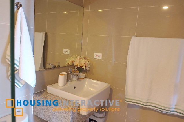 furnished 3br unit for lease in uptown parksuites