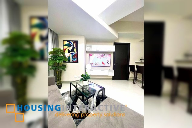 furnished 2br unit with balcony for lease in uptown parksuites